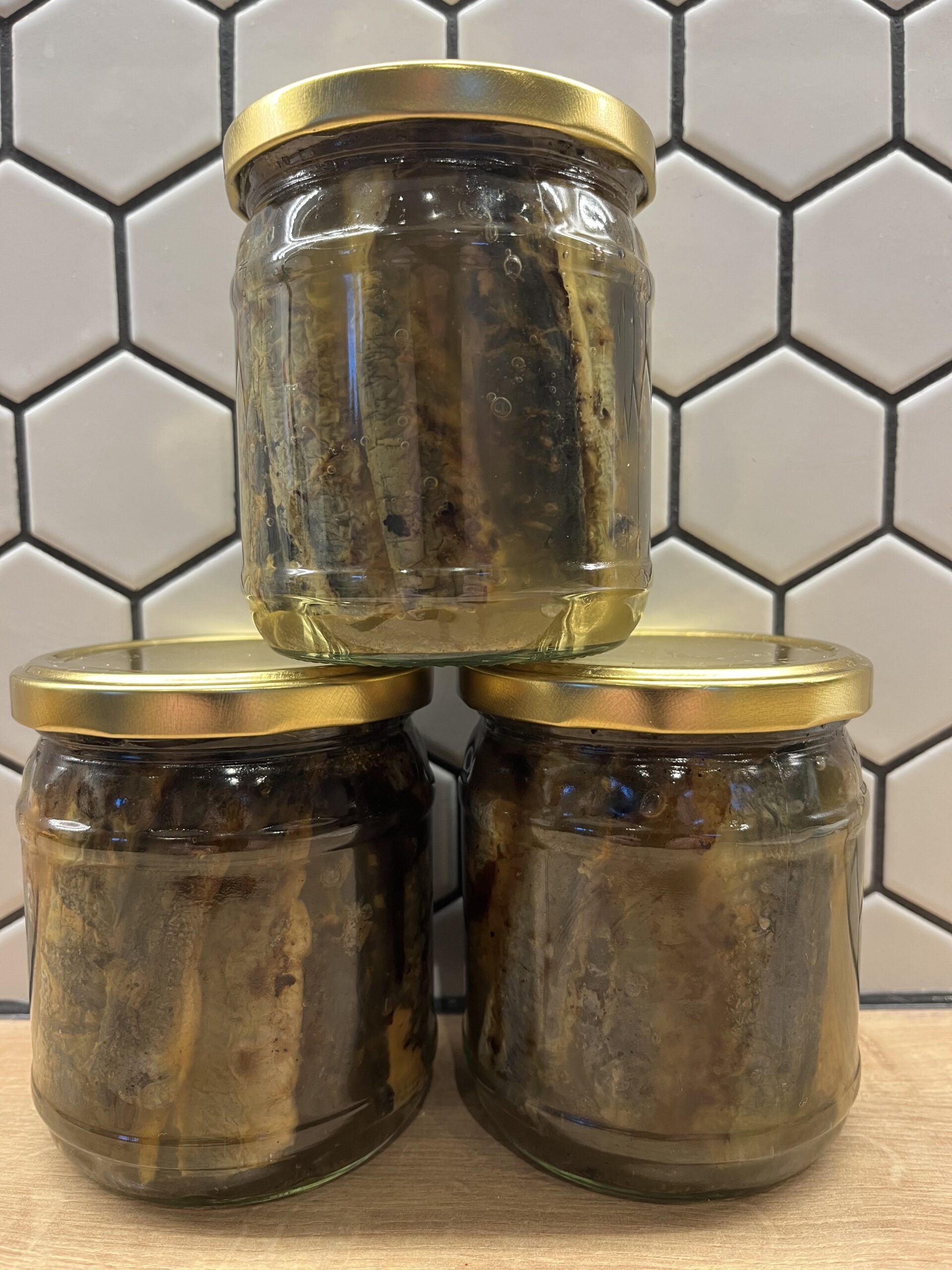 Traditsiooniliselt puusütel röstitud  silmud marinaadis.430ml